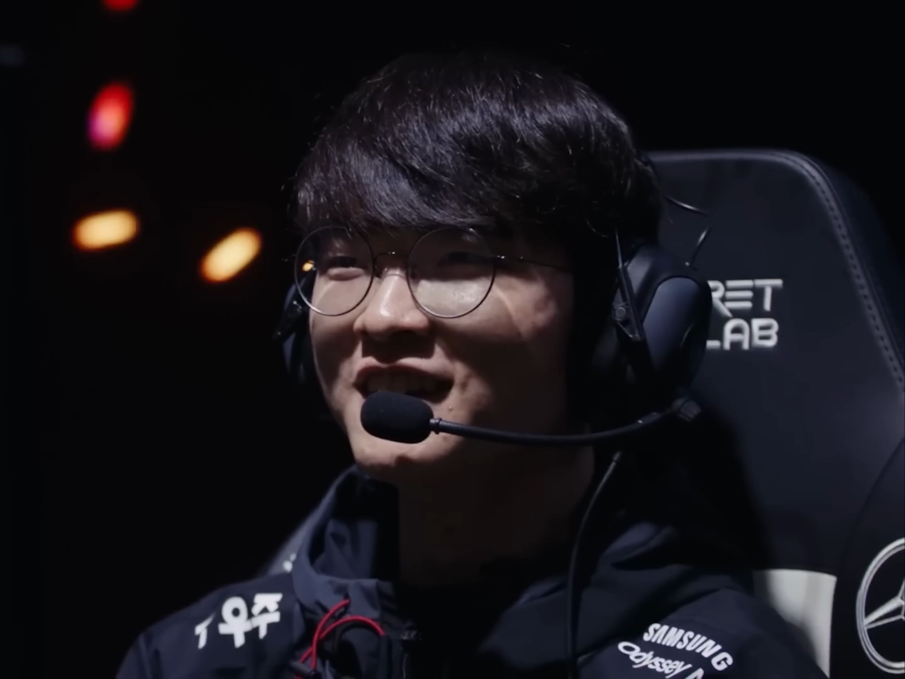 韩媒：T1和Doran签约2年（有选项的1+1）；Zeus有望加入HLE